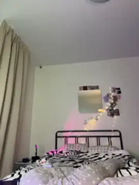 Snapshot of Evangeline_Lawrence_ chatting on May 31, 4:03 pm Evangeline Lawrence online show from May 31, 4:03 pm