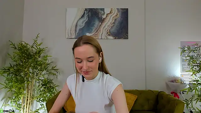 Snapshot of Sweett_Monica chatting on March 2, 5:08 am Sweett Monica online show from March 2, 5:08 am