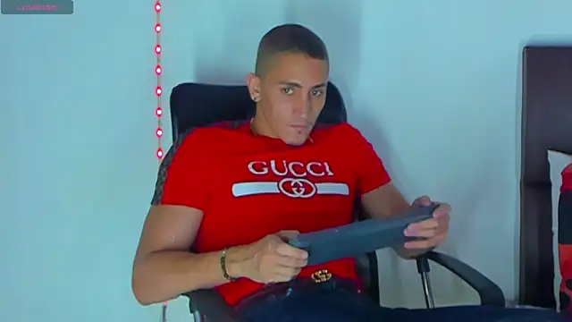 MikeRoss7777 online show from December 23, 2:17 pm