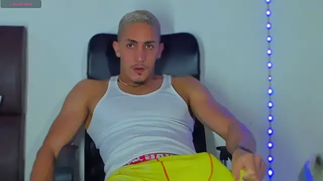 MikeRoss7777 online show from February 7, 6:56 am