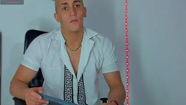 MikeRoss7777 online show from February 25, 4:14 am