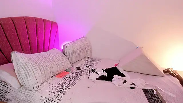 Melody bonnie online show from November 6, 7:26 pm