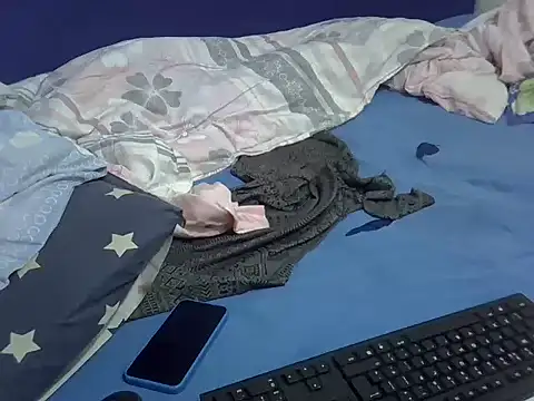 Snapshot of prettyviel chatting on March 2, 5:08 am prettyviel online show from March 2, 5:08 am