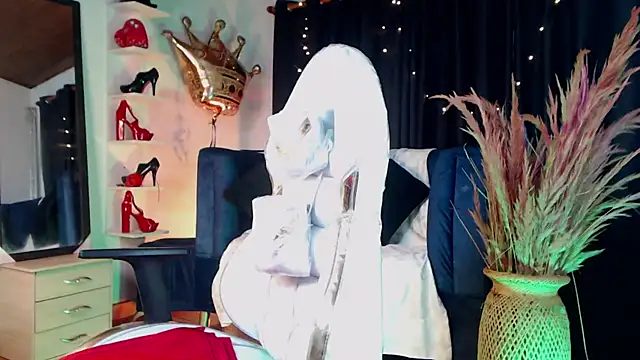 Snapshot of KorayRoussel chatting on March 7, 3:49 pm KorayRoussel online show from March 7, 3:49 pm