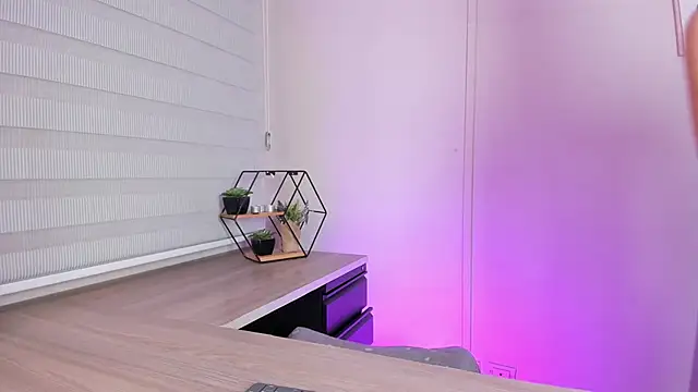 bulma bambina  online show from January 25, 8:00 pm