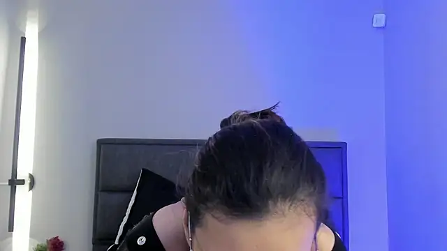 bulma bambina  online show from September 25, 7:39 pm