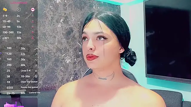 Emmaa Saenz  online show from February 11, 11:54 pm