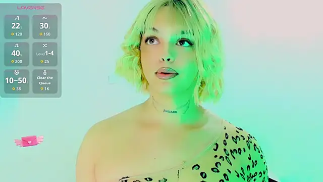 Emmaa Saenz  online show from May 22, 10:15 pm