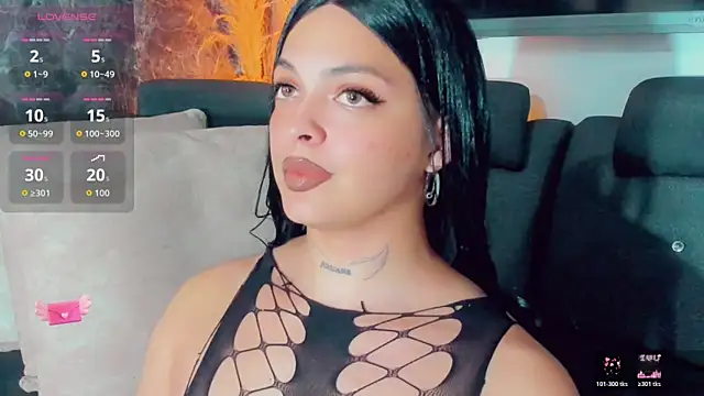 Emmaa Saenz  online show from May 29, 10:08 pm