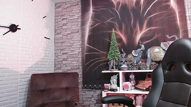 Snapshot of charlotedoll chatting on December 9, 6:12 am charlotedoll online show from December 9, 6:12 am