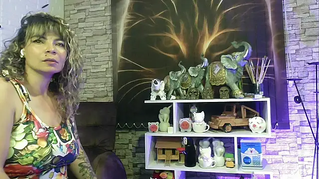 Snapshot of charlotedoll chatting on March 2, 8:07 pm charlotedoll online show from March 2, 8:07 pm