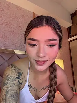 Snapshot of Arianavillada chatting on July 9, 3:32 am Arianavillada online show from July 9, 3:32 am