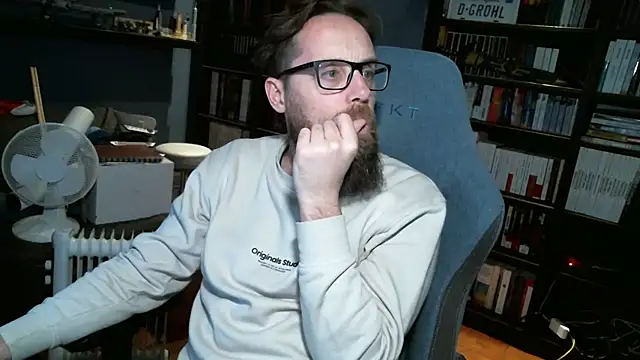 Snapshot of MeSteff chatting on December 17, 7:37 pm MeSteff online show from December 17, 7:37 pm