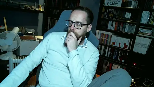 Snapshot of MeSteff chatting on December 25, 11:42 pm MeSteff online show from December 25, 11:42 pm