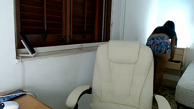 Snapshot of ZajiraShane chatting on July 9, 8:35 pm ZajiraShane online show from July 9, 8:35 pm