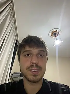 Snapshot of oguuxum chatting on April 8, 7:47 pm oguuxum online show from April 8, 7:47 pm