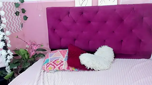 candysmitxxx online show from March 4, 2:17 am