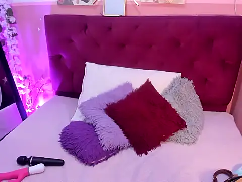 candysmitxxx online show from May 14, 1:45 am