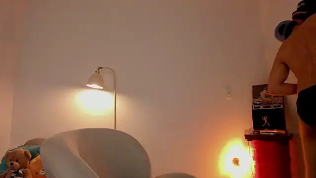 Snapshot of Curlblue chatting on February 5, 7:24 am Curlblue online show from February 5, 7:24 am