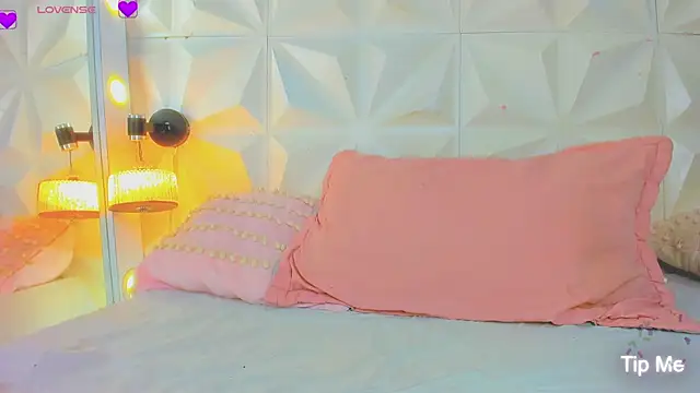 cute latinaxxx online show from December 3, 1:43 pm