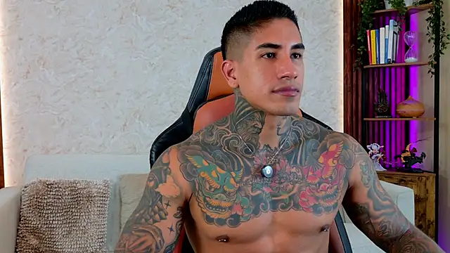AdanReilly online show from May 28, 12:46 pm