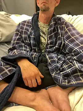 joeiandola online show from November 25, 8:03 am