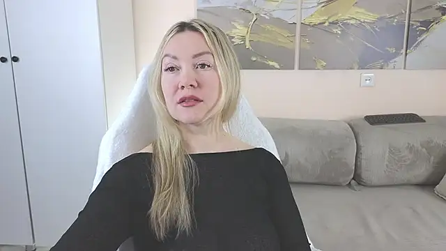 ElleCherry online show from February 28, 1:12 pm