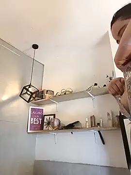 LunaGil1 online show from December 30, 5:23 pm