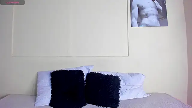 MagnusKing  online show from April 4, 2:21 am