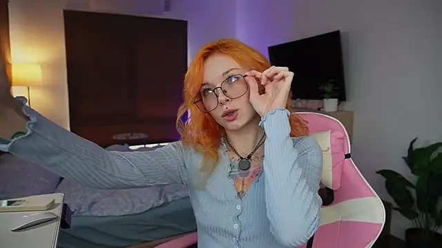 juicyshow  online show from September 13, 2:44 am