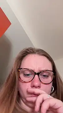 chloetarducci online show from February 11, 8:03 pm