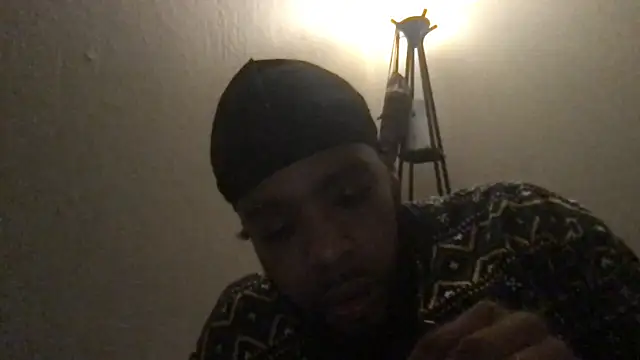 Snapshot of only4bandz chatting on November 30, 1:20 am only4bandz online show from November 30, 1:20 am