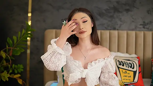 Snapshot of Mayleen_x chatting on July 2, 2:23 pm Mayleen x online show from July 2, 2:23 pm