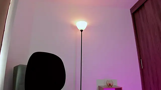 Lilabril online show from February 7, 7:17 pm