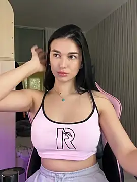 Julietta a online show from October 31, 8:15 am