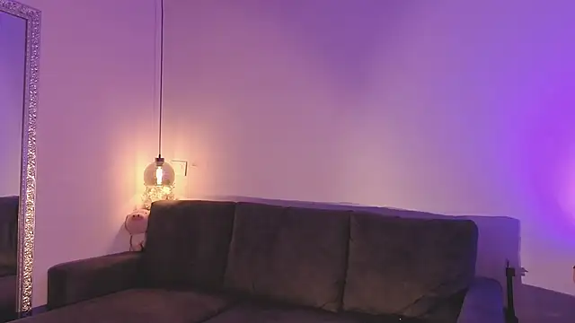 Isabella francoo online show from February 10, 11:36 am