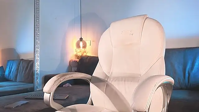 Snapshot of Isabella_francoo chatting on April 21, 11:49 am Isabella francoo online show from April 21, 11:49 am