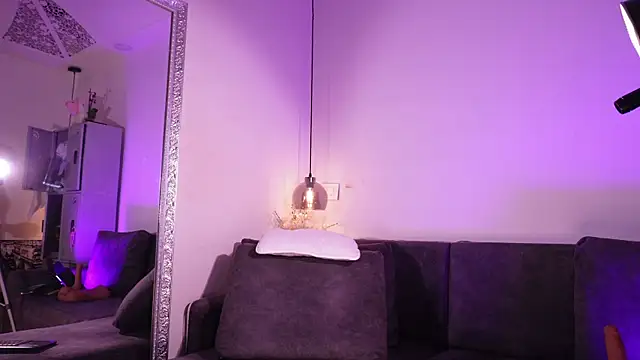 Snapshot of Isabella_francoo chatting on May 24, 11:48 am Isabella francoo online show from May 24, 11:48 am