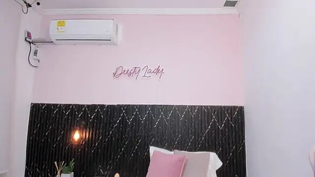 chanel brunette online show from February 7, 12:09 pm