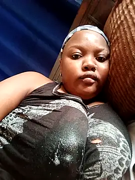 queennapal online show from March 11, 4:18 am