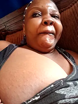 queennapal online show from March 24, 6:07 am