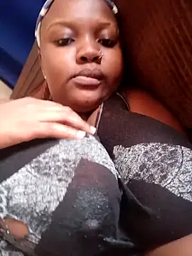 queennapal online show from April 3, 6:33 am