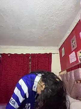 Snapshot of _Dulcinea777 chatting on November 12, 11:03 pm Dulcinea777 online show from November 12, 11:03 pm