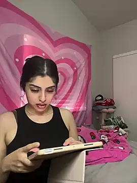 ThickerThanYoBitch online show from January 18, 3:38 pm