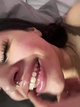 ThickerThanYoBitch online show from January 18, 6:43 pm