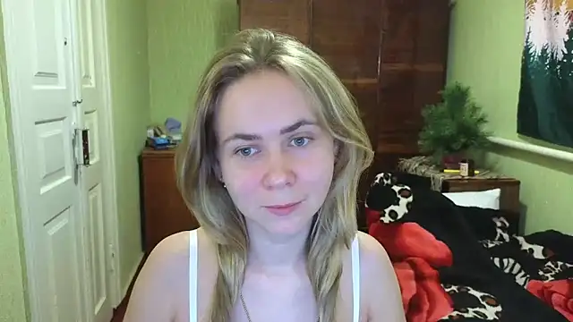 Riley Roo online show from December 15, 5:42 pm