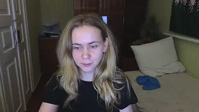 Riley Roo online show from January 28, 6:07 pm