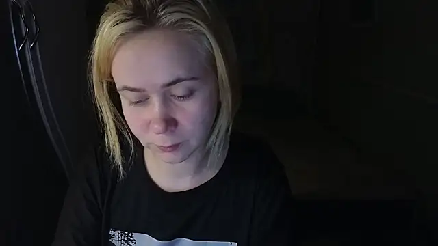 Riley Roo online show from February 1, 4:49 pm