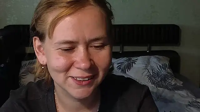 Snapshot of Riley_Roo chatting on July 16, 6:41 am Riley Roo online show from July 16, 6:41 am