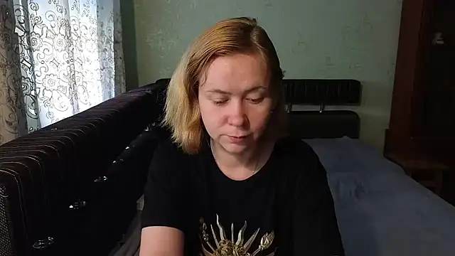 Snapshot of Riley_Roo chatting on July 21, 6:49 am Riley Roo online show from July 21, 6:49 am
